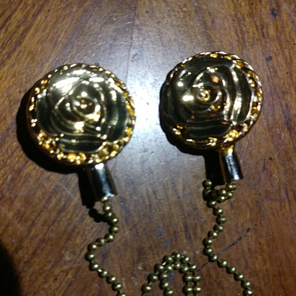 SALE! Vintage Mueller sweater clasp roses ea side